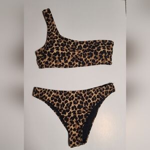 Cabana Del Sol leopard print two piece bikini. Size Medium.